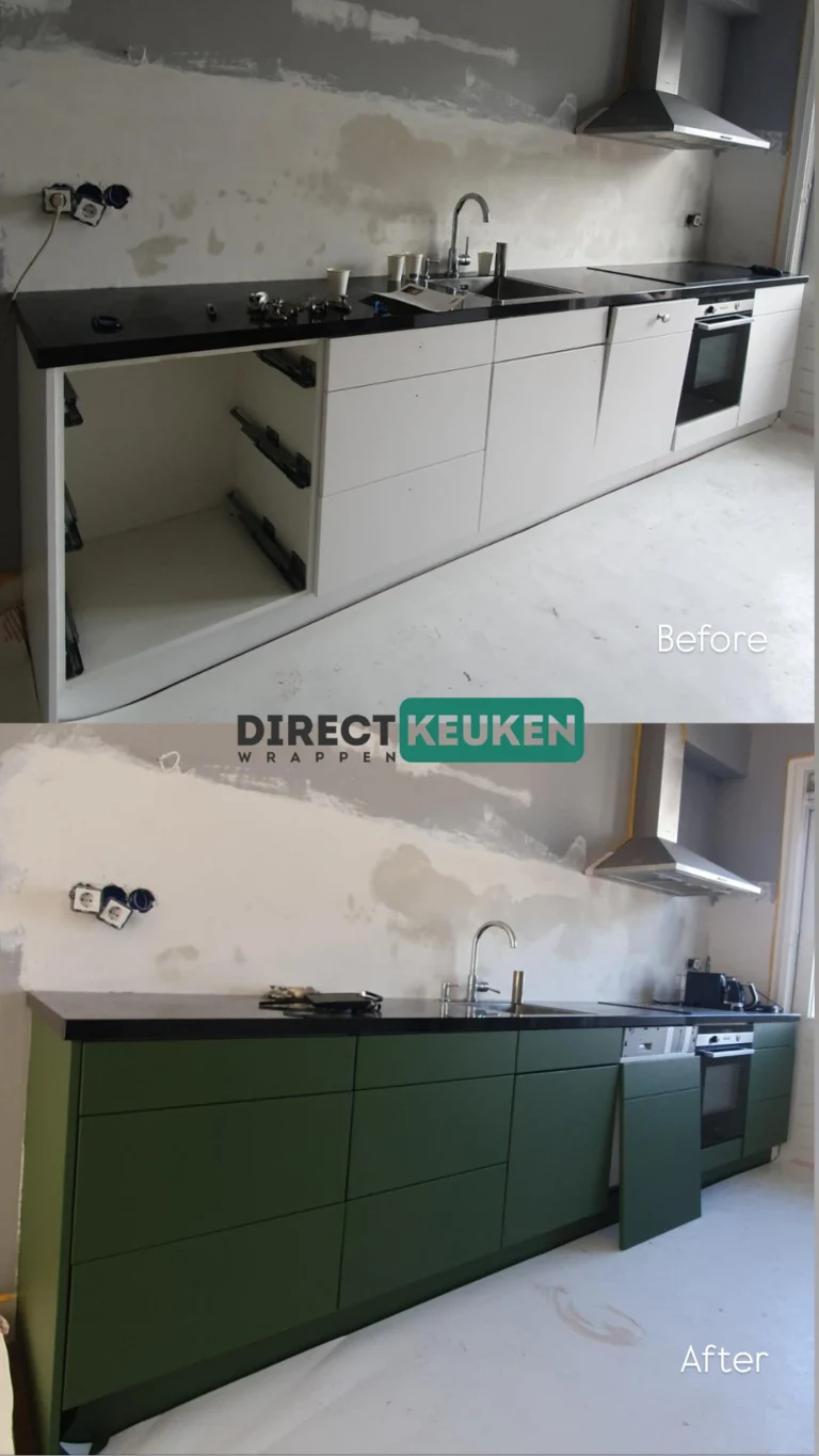 Keuken voor en na het wrappen: witte kastfronten krijgen een donkergroene afwerking